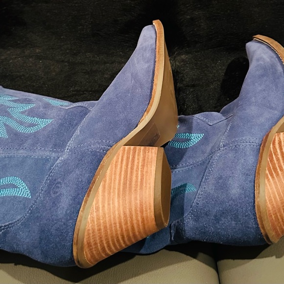 Dingo NWT Women size 9.5 Blue and Turquoise Cowboy Boots - Picture 3 of 6